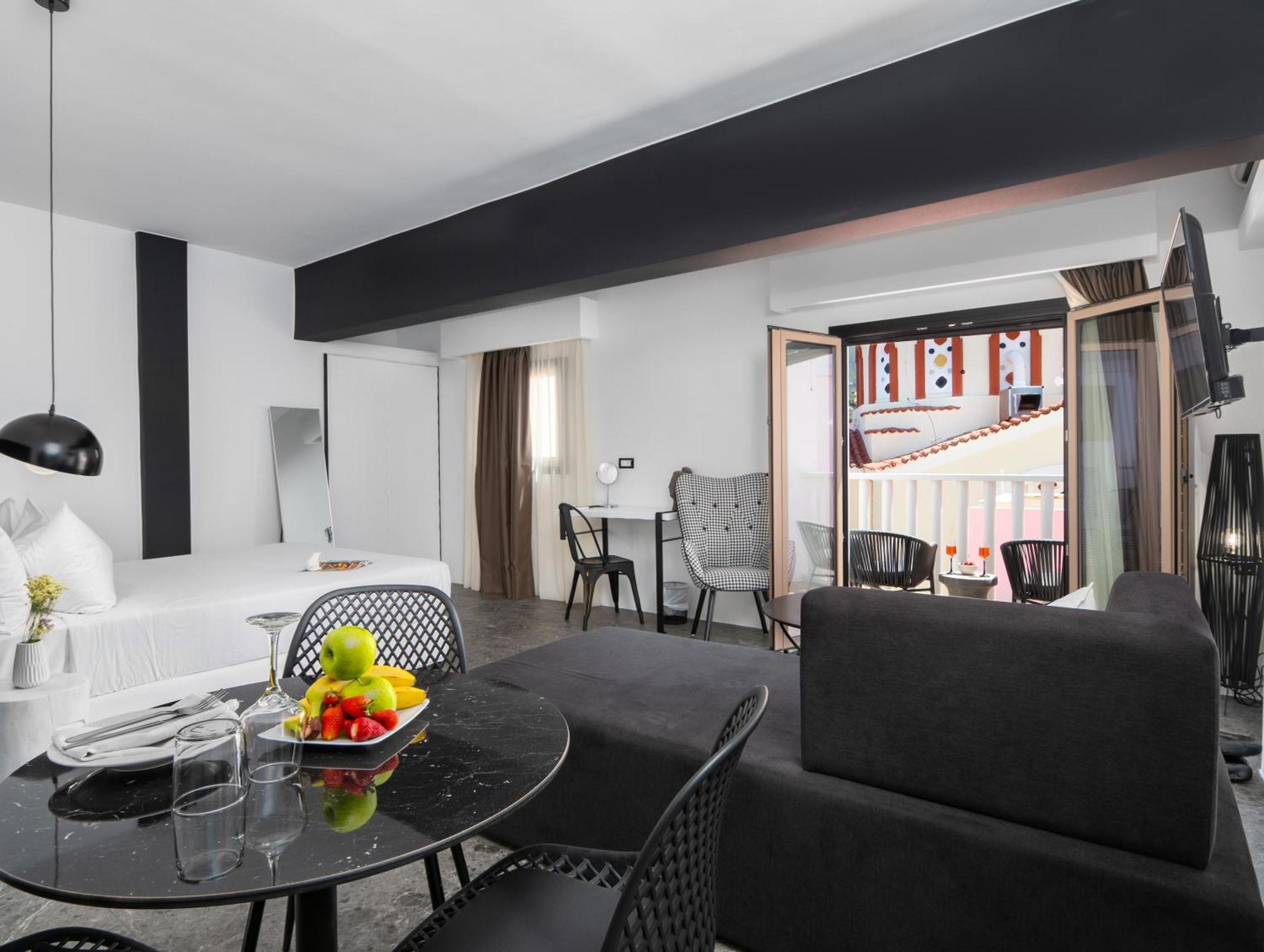 Kalypso Suites Hotel - Adults Only Elounda Екстериор снимка